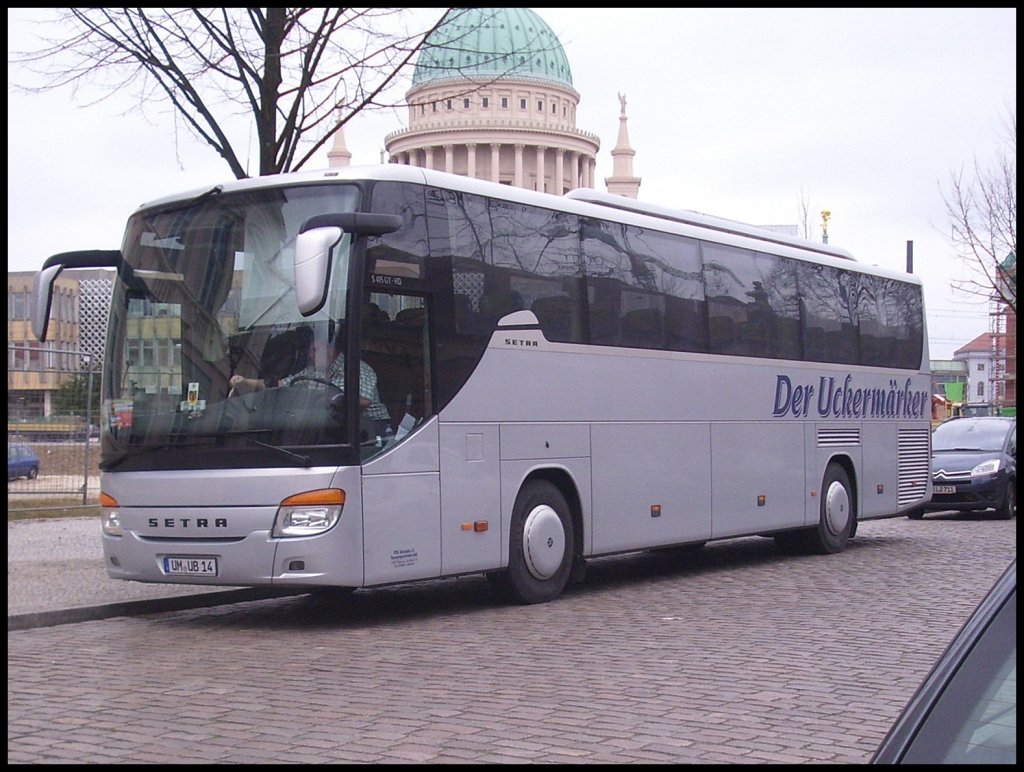 Setra 415 GT-HD von Der Uckermrker aus Deutschland in Potsdam.