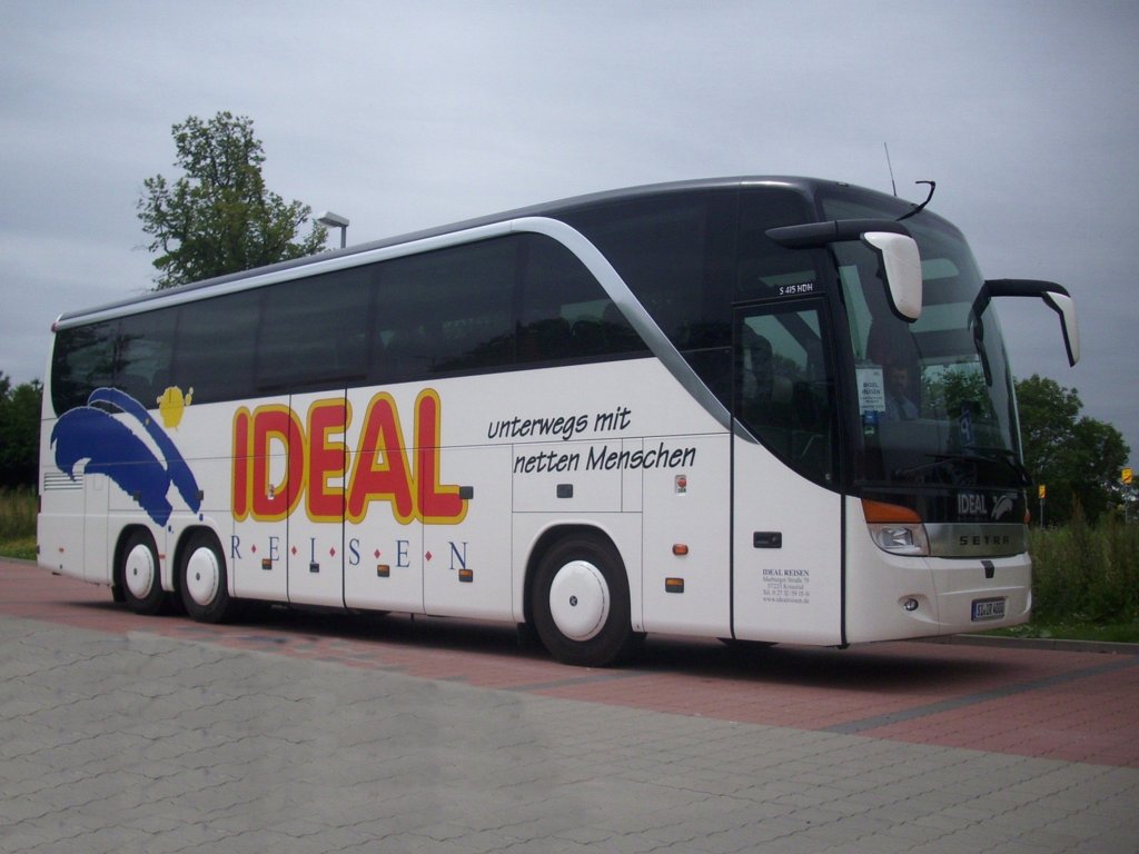 Setra 415 HDH von Ideal Reisen aus Deutschland in Sassnitz.