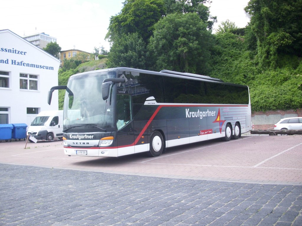 Setra 417 GT-HD von Krautgartner aus sterreich im Stadthafen Sassnitz. 

