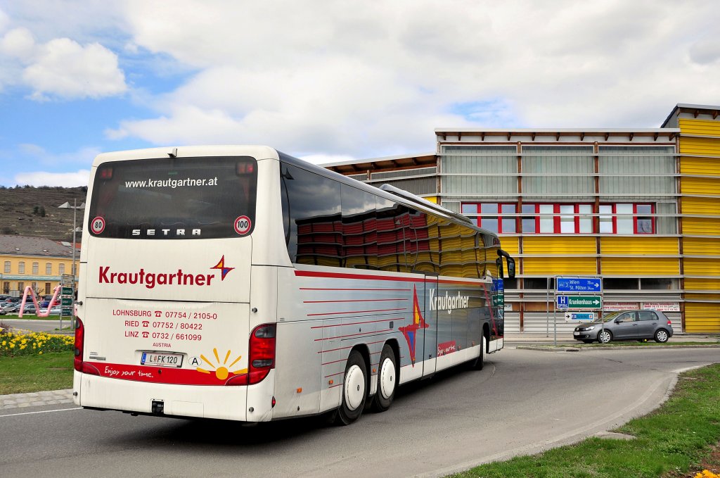 SETRA 417 GT-HD von KRAUTGARTNER Reisen aus Linz/sterreich am 14.4.2013 in Krems gesehen.