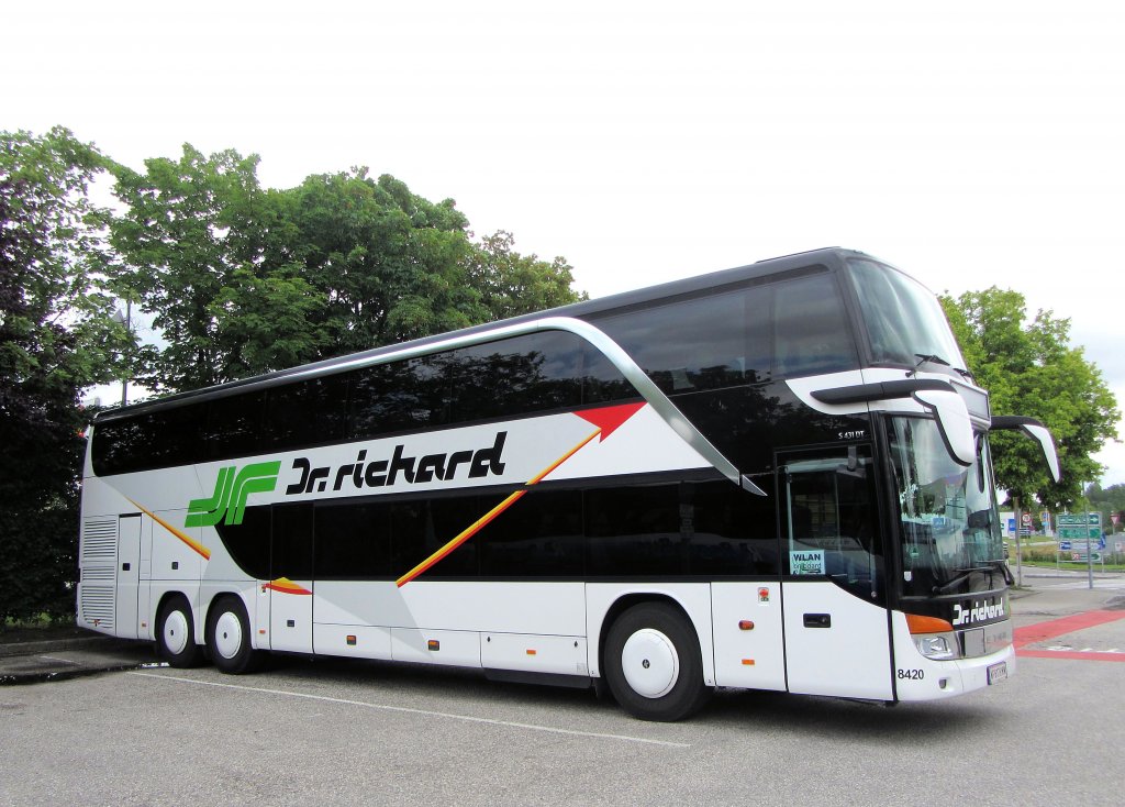 SETRA 431 DT von Dr.RICHARD/Wien am 1.6.2013 in Krems an der Donau gesehen.