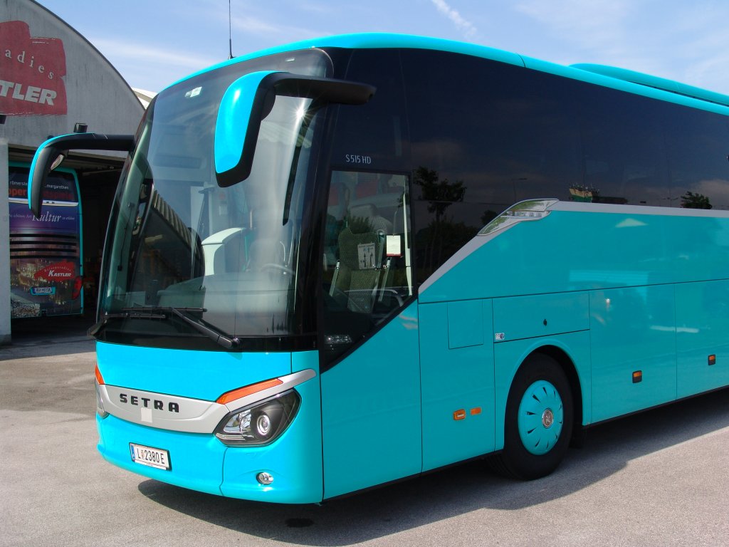 SETRA 515 HD,schrge Vorderansicht des brandneuen und noch  nackten  Superbusses vom Reiseparadies KASTLER aus Ottensheim bei Linz/sterreich,29.5.2013.
www.kastler.at,gruppenreisen@kastler.at