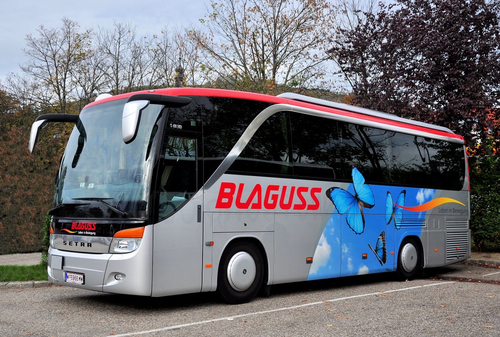 SETRA S 411 HD von BLAGUSS aus Wien am 9.10.2012 in Krems an der Donau.