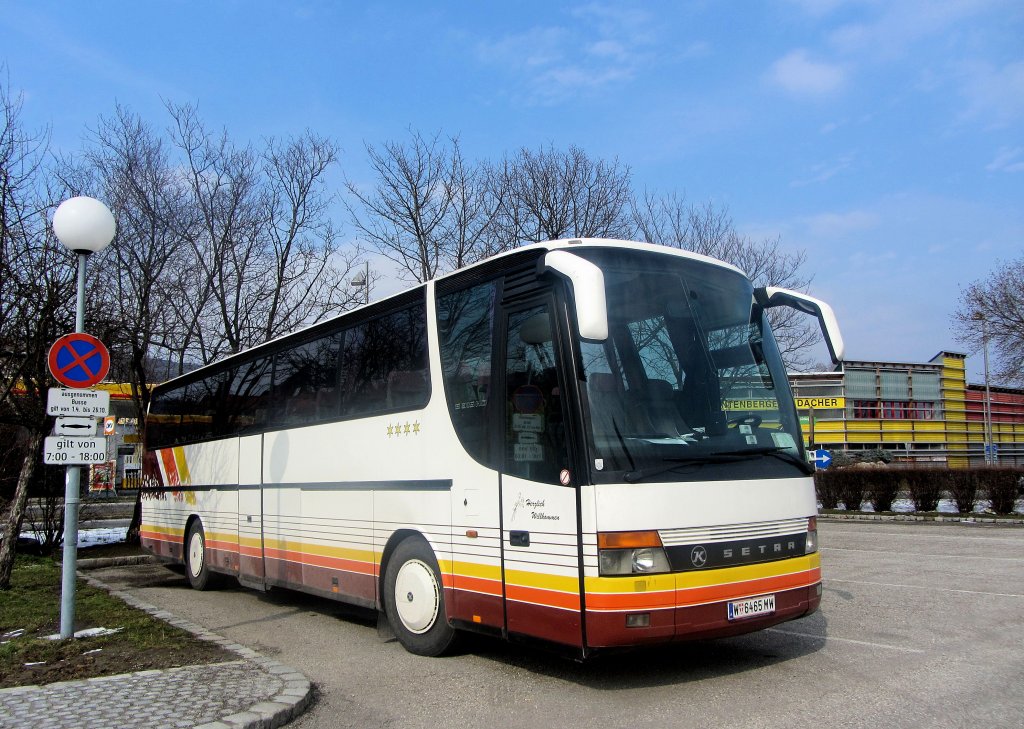 SETRA S315 HD aus Wien am 28.3.2013 in Krems an der Donau gesehen.