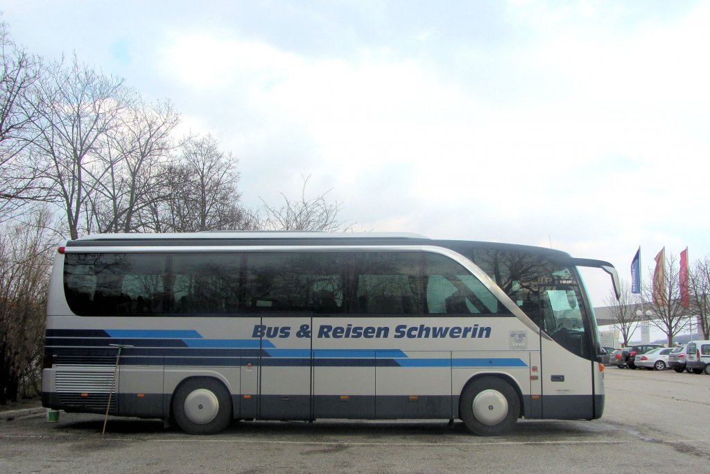 SETRA S411 HD von BUS & Reisen SCHWERIN am 29. Mrz 2013 in Krems an der Donau.