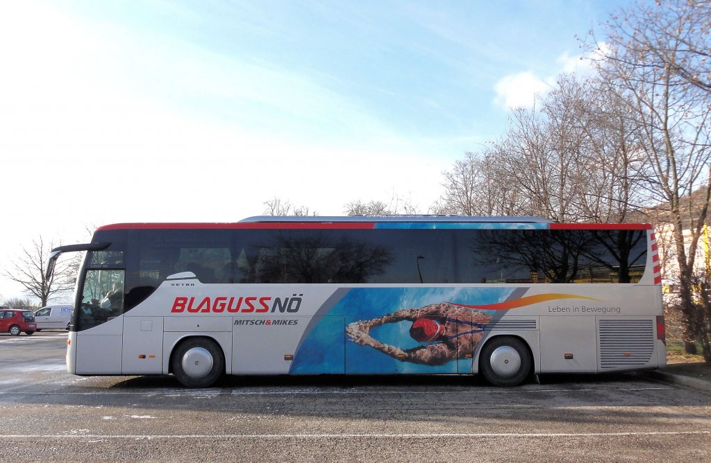 SETRA S415 GT-HD von BLAGUSS aus Wien im Dezember 2012 in Krems gesehen.