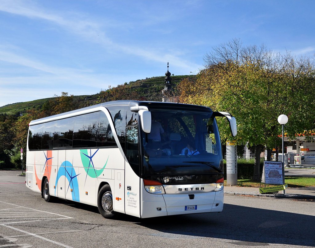 SETRA S415 HD von  BARRELLA  aus Italien am 25.9.2012 in Krems an der Donau gesehen.