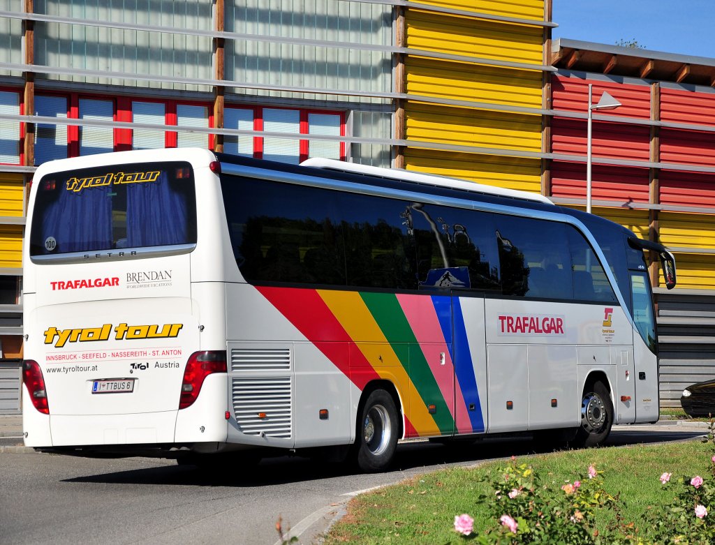 SETRA S415 HD von TYROL TOURs am 25.9.2012 in  Krems an der Donau gesehen.