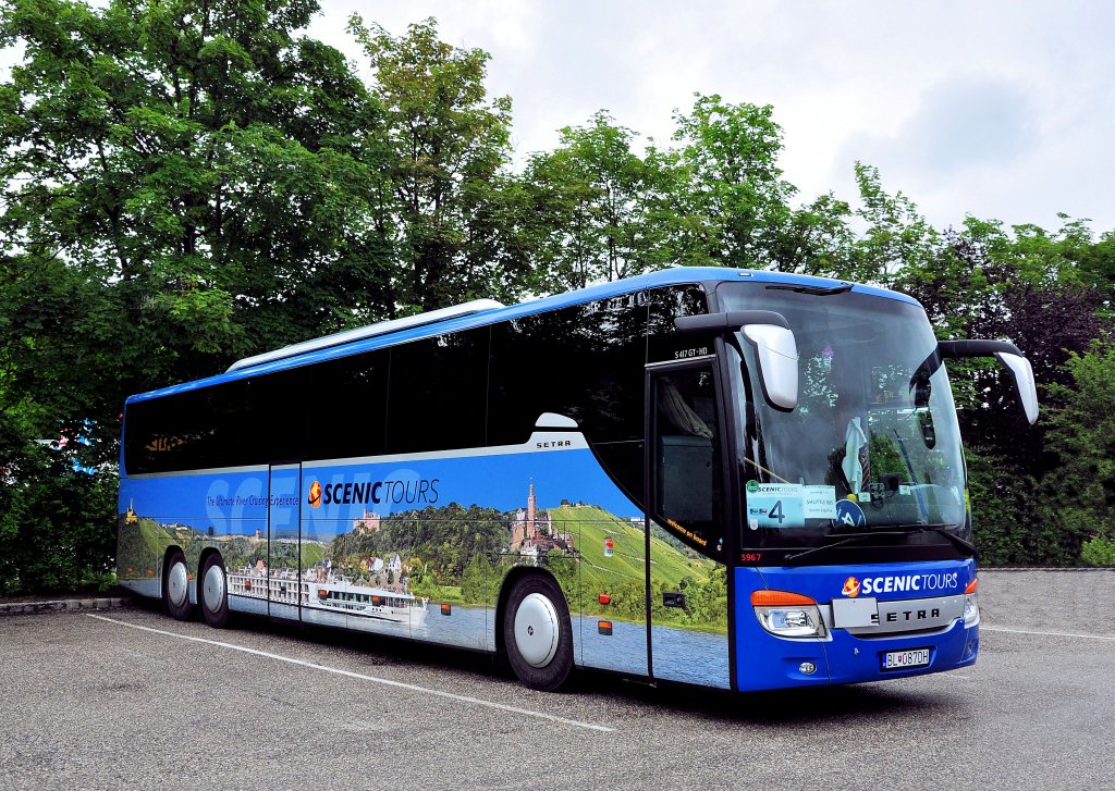 SETRA S417 GT-HD von SCENIC tours/Blaguss Slowakia am 2.6.2013 in Krems an der Donau.