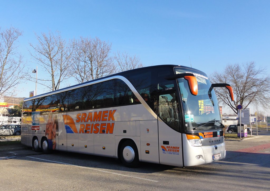 SETRA S417 HDH von SRAMEK Reisen aus Wien am 13.12.2012 in Krems an der Donau.