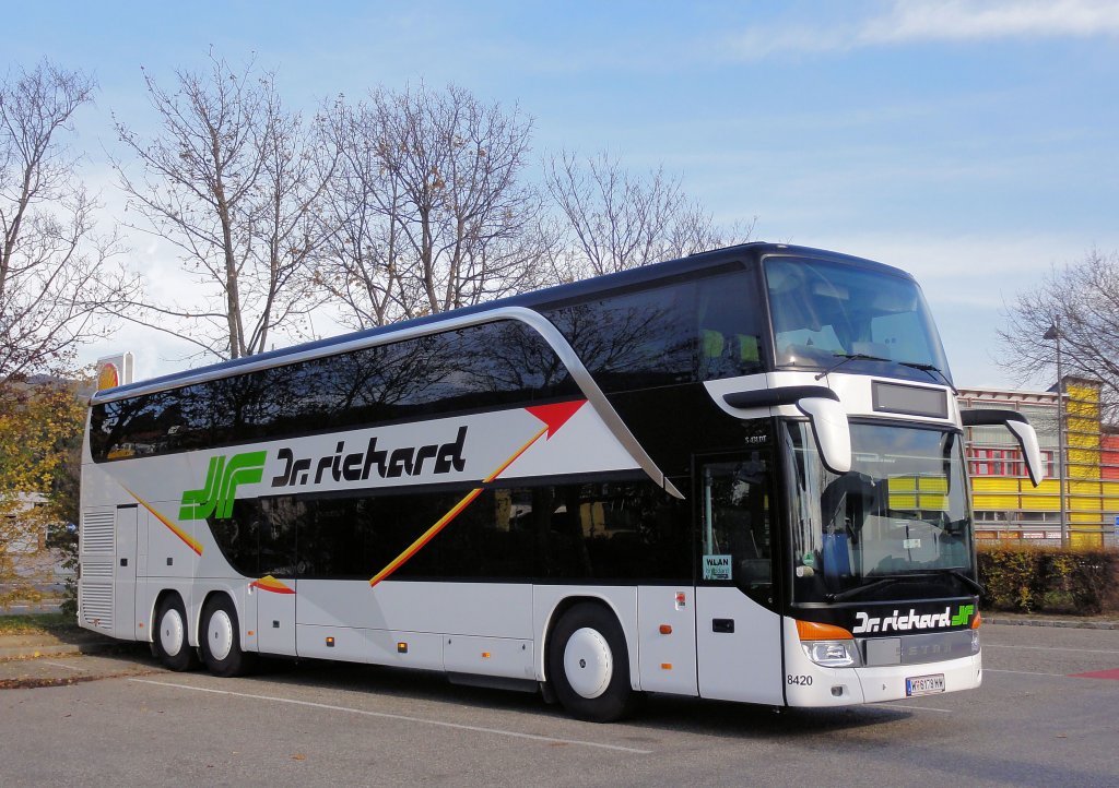 SETRA S431 DT von DR. RICHARD aus Wien im November 2012 in Krems gewesen.