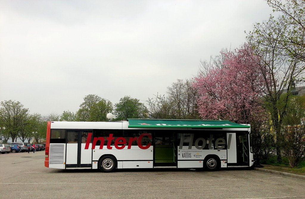 STEYR SN 12 HUA, Bj. 1996,ehemaliger Postbus,umgebaut fr Promotionszwecke am 23.4.2013 in Krems an der Donau.