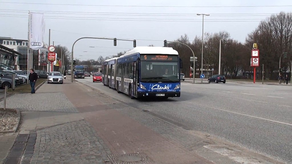 Van Hool AGG 300 der Hamburger Hochabahn in Hamburg.