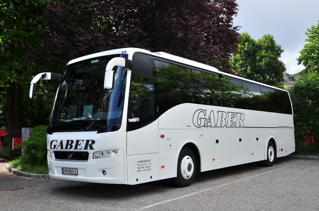 VOLVO 9700 von GABER Reisen aus Wien am 13.5.2013 in Krems an der Donau.