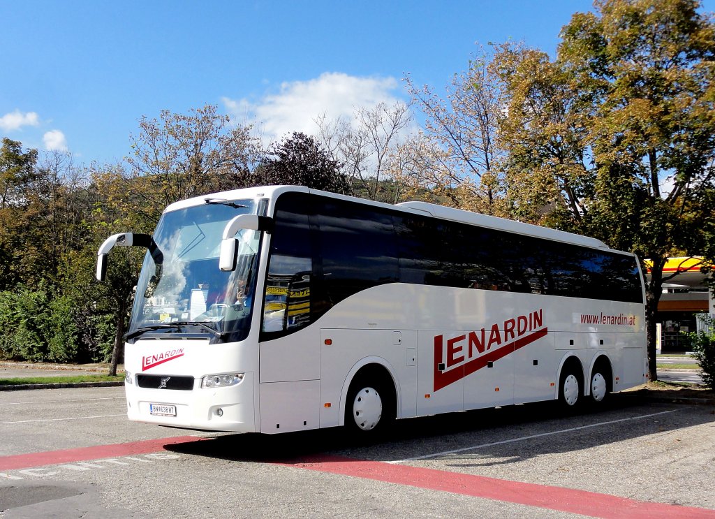 VOLVO 9700 von LENARDIN aus sterreich im September 2012 in Krems an der Donau.