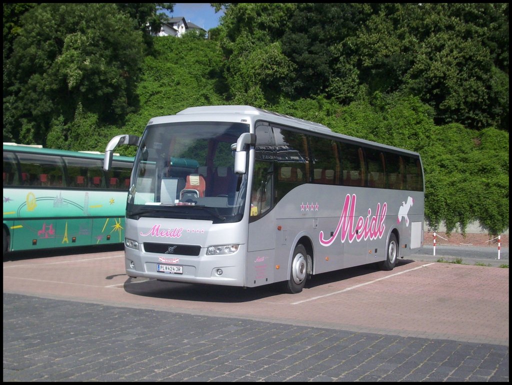 Volvo 9700 von Meidl aus sterreich im Stadthafen Sassnitz.