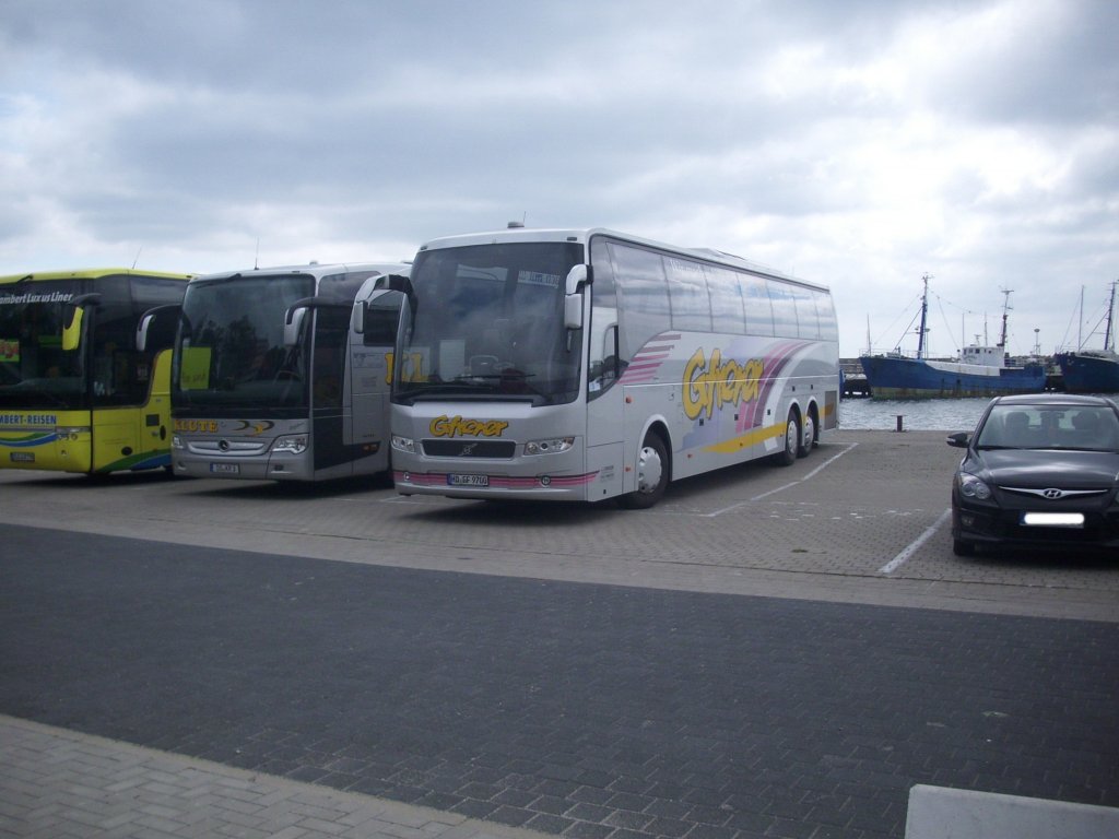 Volvo 9900 von Gfrerer aus Deutschland im Stadthafen Sassnitz.