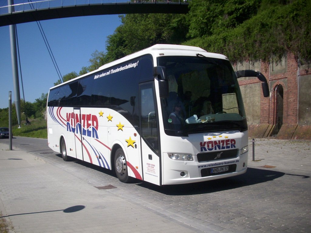 Volvo 9900 von Knzer aus Deutschland im Stadthafen Sassnitz.