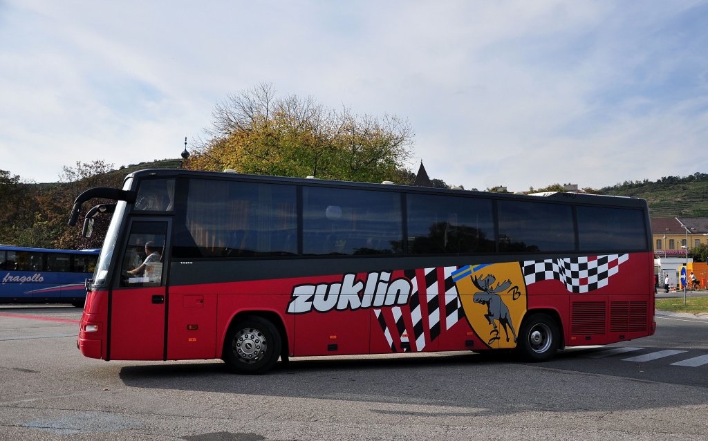 VOLVO 9900 von ZUKLINBUS aus Klosterneuburg bei Wien im September 2012 in Krems unterwegs.