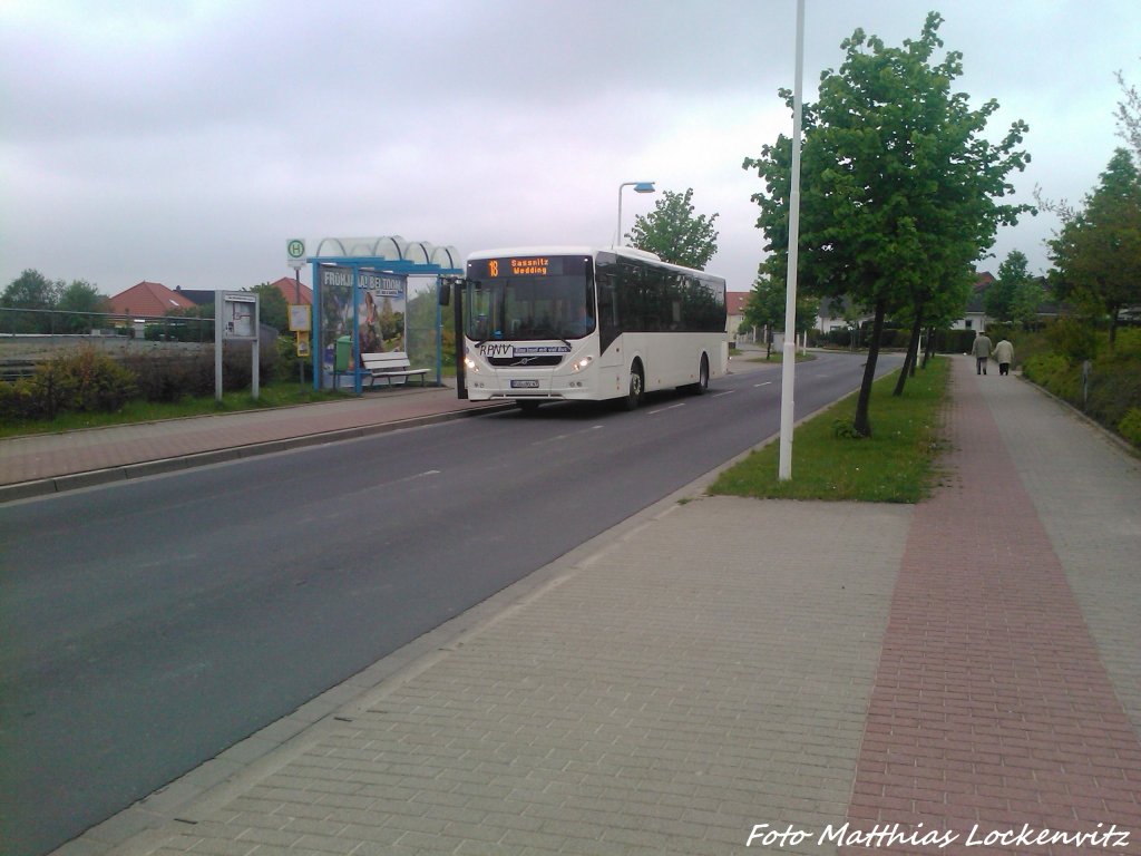 Volvo des RPNV an der Haltestelle Sassnitz, Seniorenheim am 20.5.13 