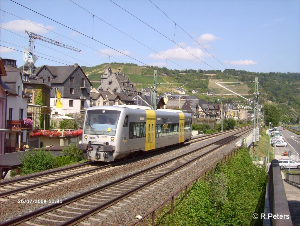 VT 013 durchf�hrt Oberwesel mit einer RB nach Mainz. 25.07.08