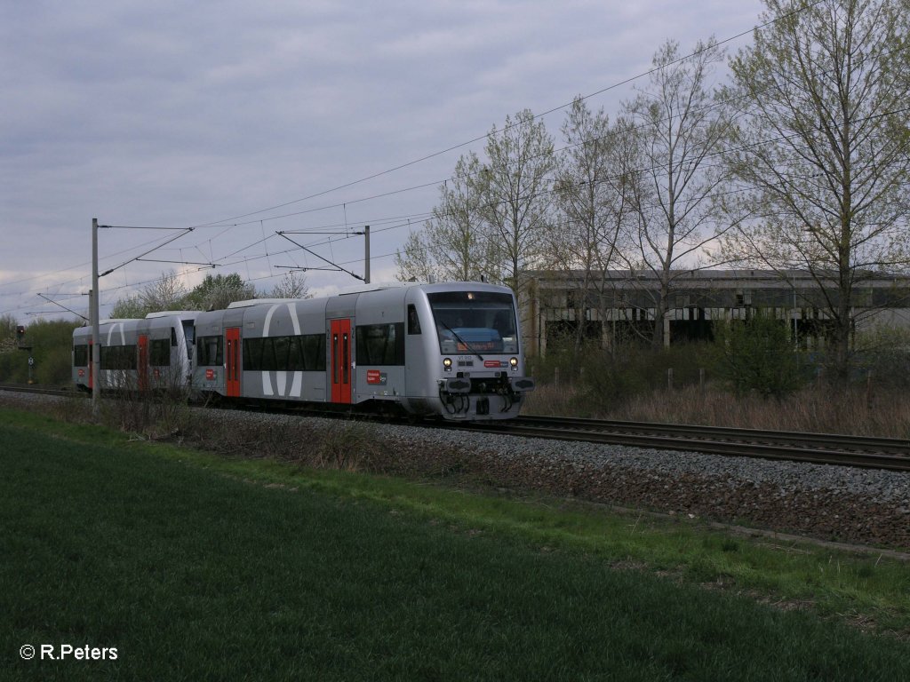 VT002 (650 534-0) + VT015 (650 547-2) als MRB80266 Delitzsch – Leipzig HBF bei Podelwitz. 16.04.11

