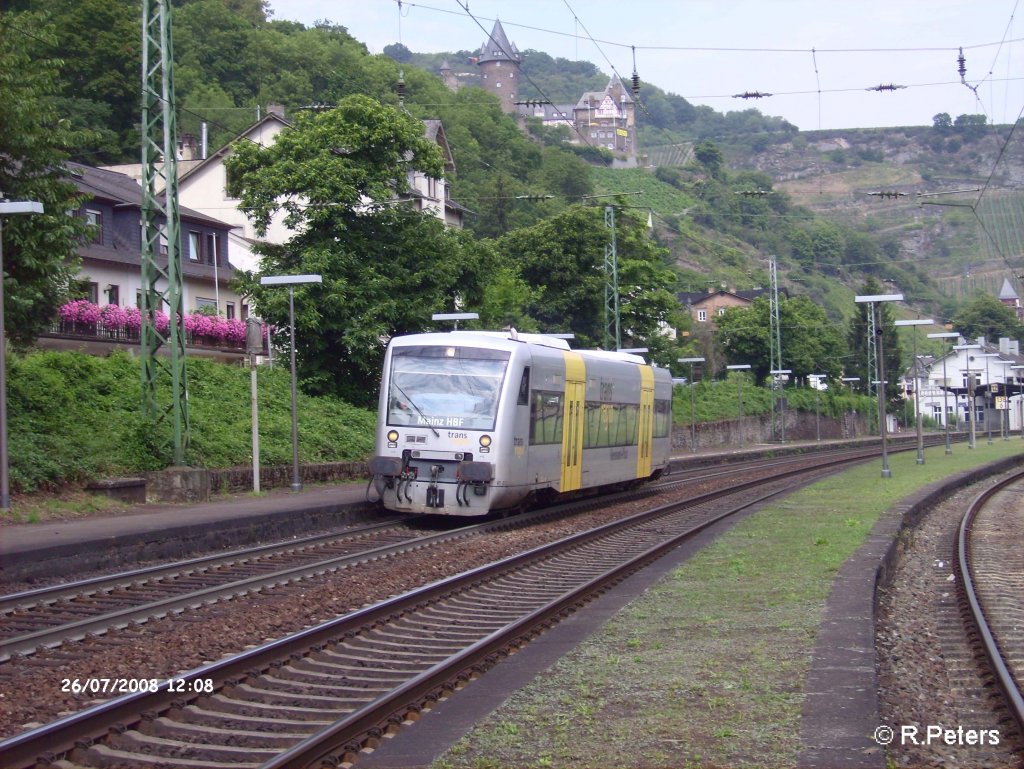 VT017 verl�sst Bacharach mit einer RB nach Mainz. 26.07.08