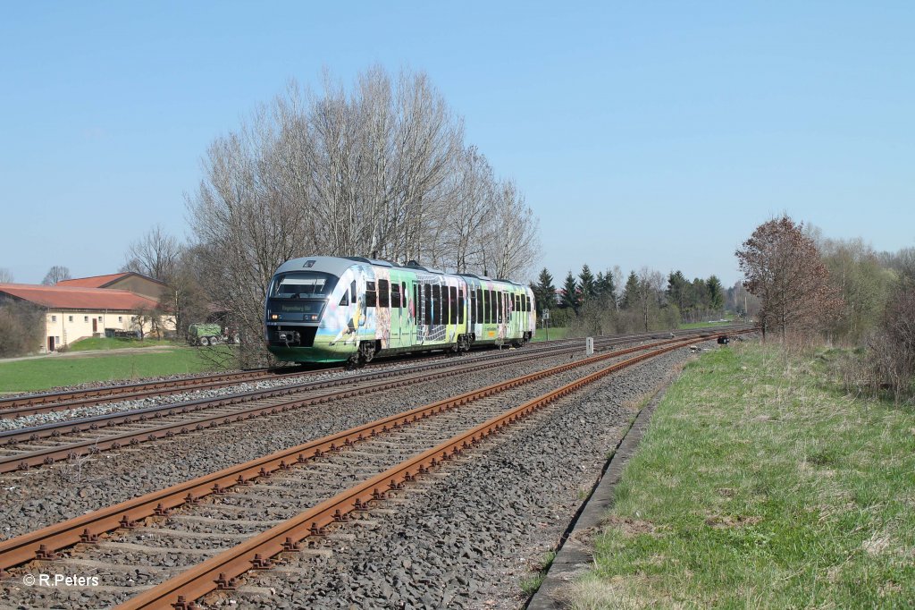 VT04 mit der VBG81115 Marktredwitz - Regensburg bei Sch�nfeld. 25.04.13