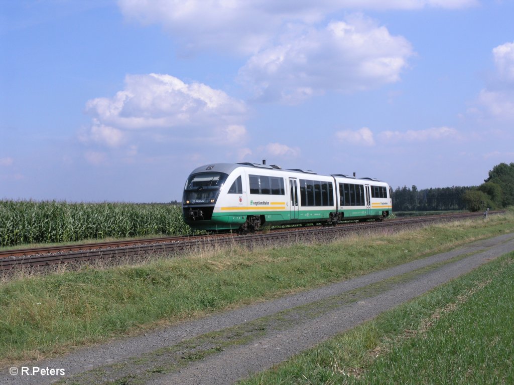 VT20 „Landkreis Regensburg“ rollt bei Oberteich als VBG86560 nach Hof.18.08.09
