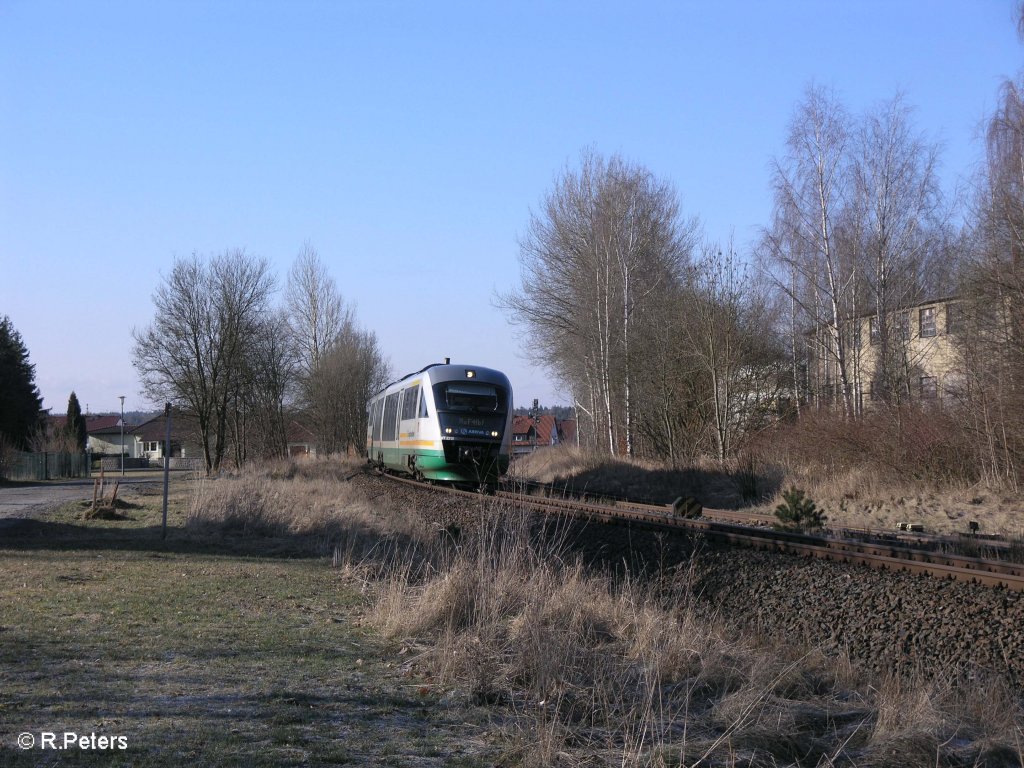 VT22 f�hrt mit der VBG86546 nach Hof in Wiesau/Oberpfalz ein. 20.03.09
