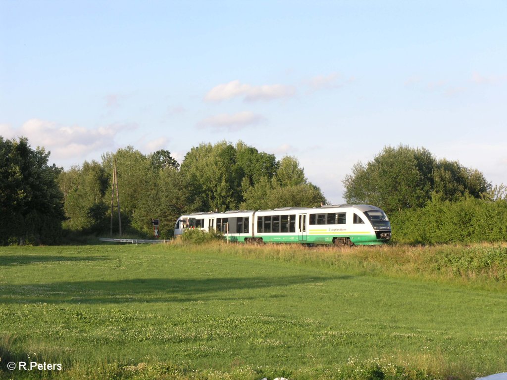 VT25 auf dem Weg nach Regensburg bei Sch�nfeld. 15.07.09