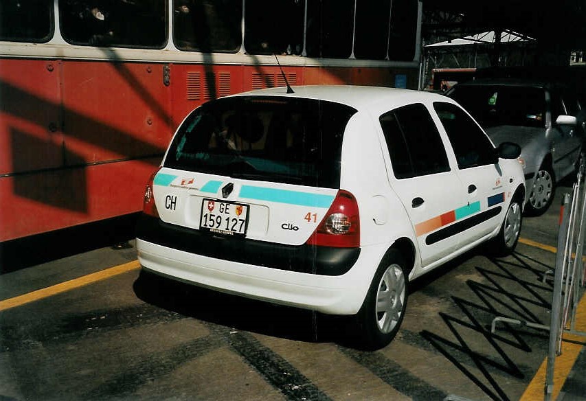 (059'227) - Aus dem Archiv: TPG Genve - Nr. 41/GE 159'127 - Renault am 16. Mrz 2003 in Genve, Dpt