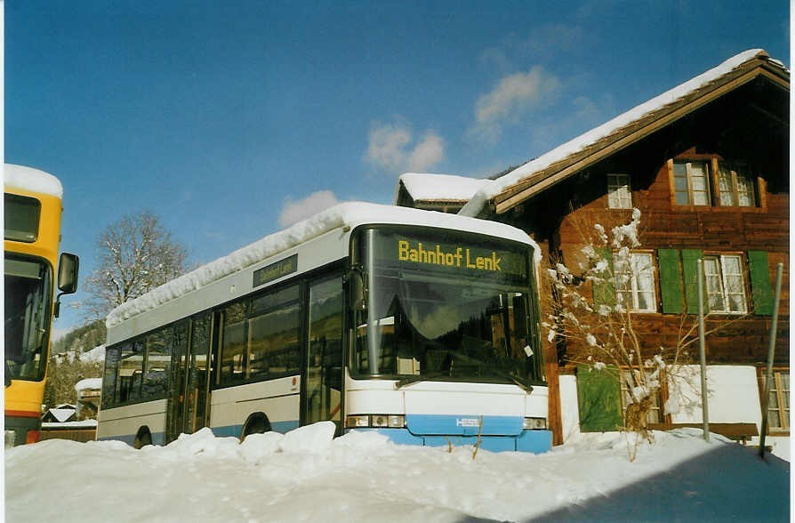 (082'105) - LVB Lenk - Volvo/Hess (ex RTB Altsttten Nr. 12) am 26. Dezember 2005 in Lenk, Garage