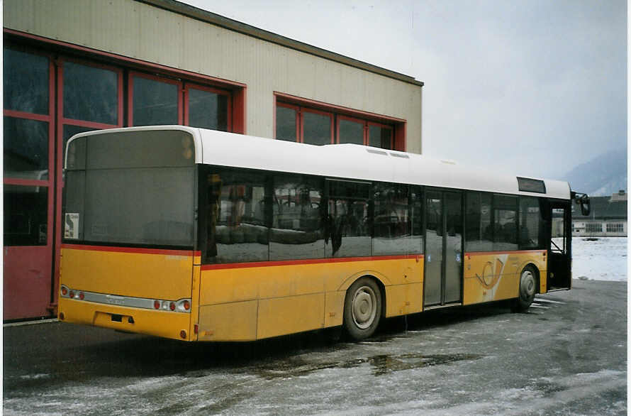 (082'426) - PostAuto Bern - (BE 610'540) - Solaris am 3. Januar 2006 in Interlaken, Garage