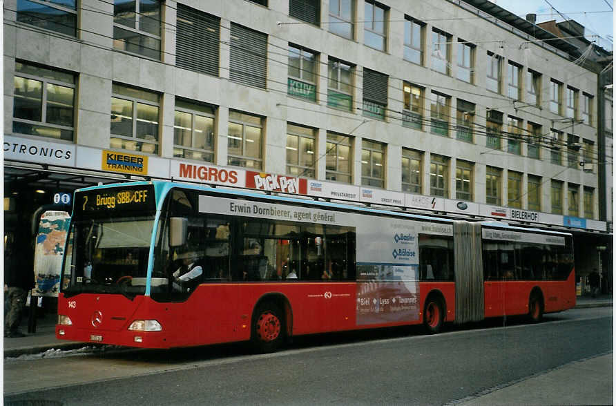 (082'519) - VB Biel - Nr. 143/BE 572'143 - Mercedes am 6. Januar 2006 in Biel, Guisanplatz