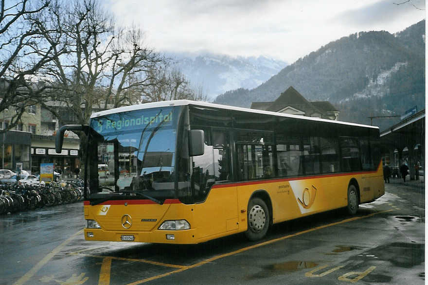 (082'716) - PostAuto Bern - BE 610'542 - Mercedes (ex P 25'380) am 22. Januar 2006 beim Bahnhof Interlaken West