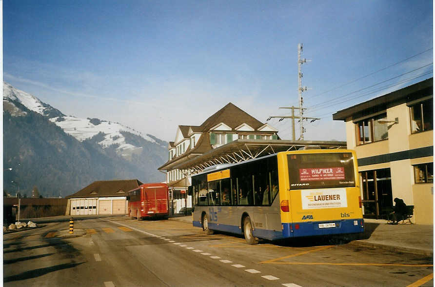 (082'826) - AFA Adelboden - Nr. 5/BE 26'705 - Mercedes am 29. Januar 2006 beim Bahnhof Frutigen