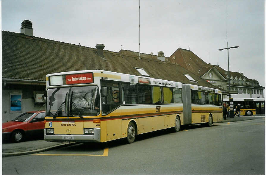 (083'329) - STI Thun - Nr. 66/BE 371'366 - Mercedes am 27. Februar 2006 beim Bahnhof Thun