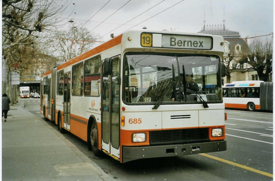 (083'505) - TPG Genve - Nr. 685 - NAW/Hess Gelenktrolleybus am 6. Mrz 2006 in Genve, 22-Cantons