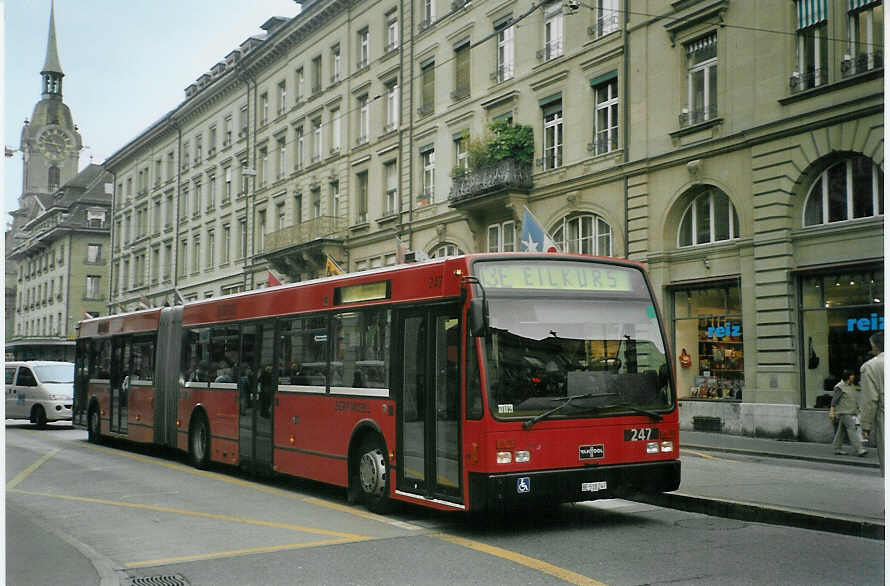 (084'902) - Bernmobil, Bern - Nr. 247/BE 518'247 - Van Hool am 10. Mai 2006 beim Bahnhof Bern