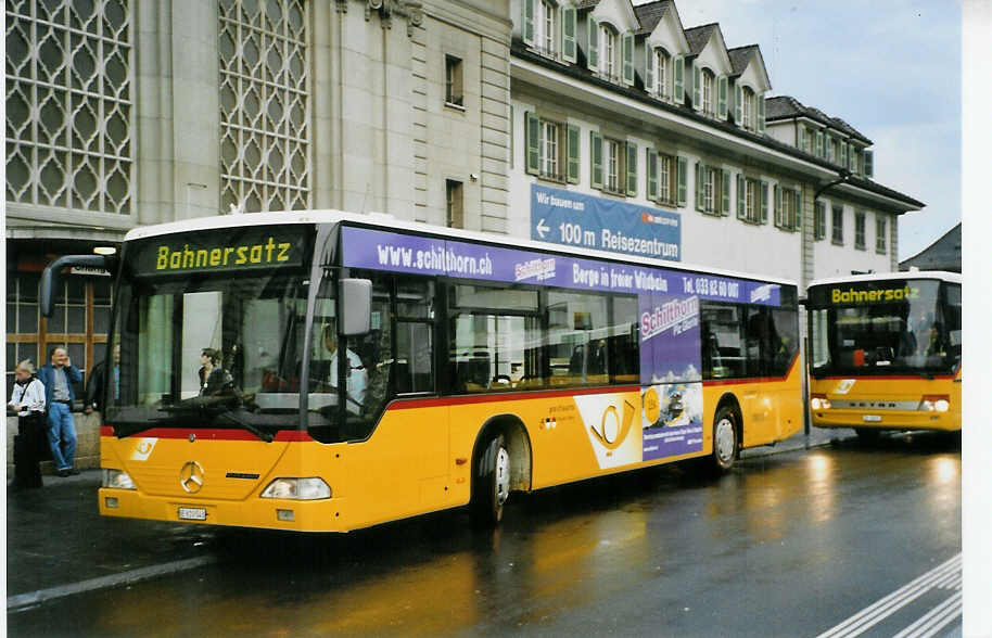 (085'126) - PostAuto Bern - BE 610'543 - Mercedes (ex P 25'381) am 17. Mai 2006 beim Bahnhof Thun
