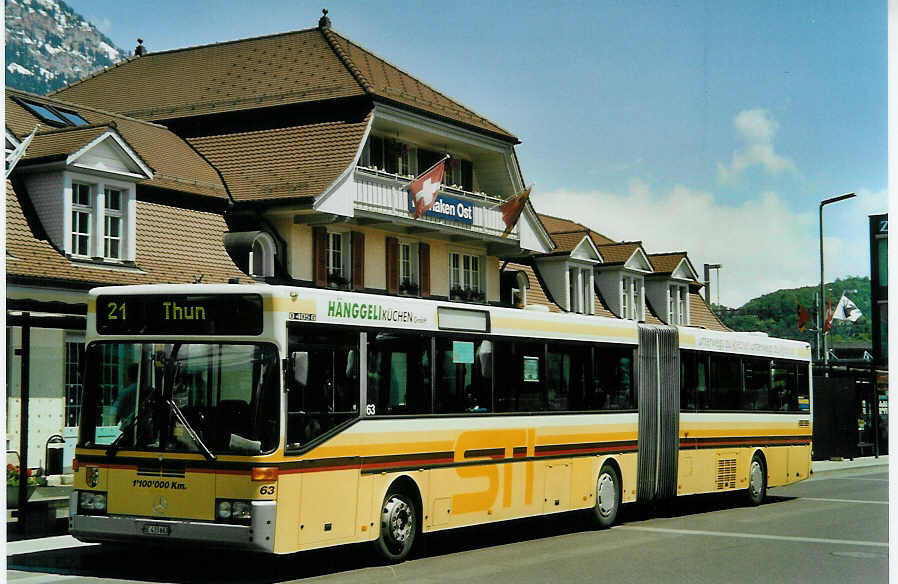 (085'813) - STI Thun - Nr. 63/BE 433'663 - Mercedes am 3. Juni 2006 beim Bahnhof Interlaken Ost