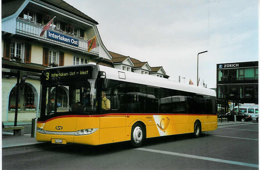 (085'822) - PostAuto Bern - BE 610'539 - Solaris am 4. Juni 2006 beim Bahnhof Interlaken Ost