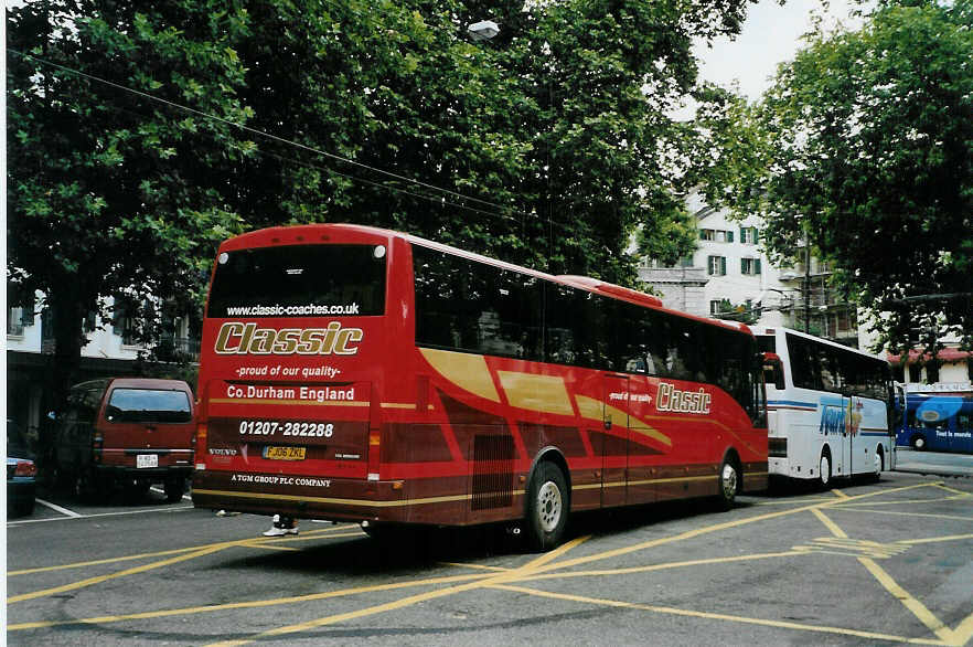 (087'809) - Aus England: Classic, Durham - FJ06 ZKL - Volvo/Berkhof am 26. Juli 2006 in Lausanne, Tunnel