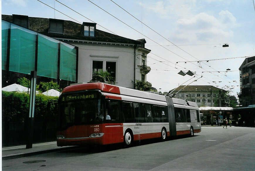 (088'205) - SW Winterthur - Nr. 180 - Solaris Gelenktrolleybus am 28. Juli 2006 beim Hauptbahnhof Winterthur