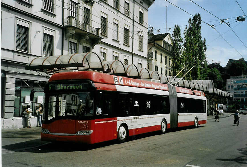 (088'207) - SW Winterthur - Nr. 175 - Solaris Gelenktrolleybus am 28. Juli 2006 beim Hauptbahnhof Winterthur