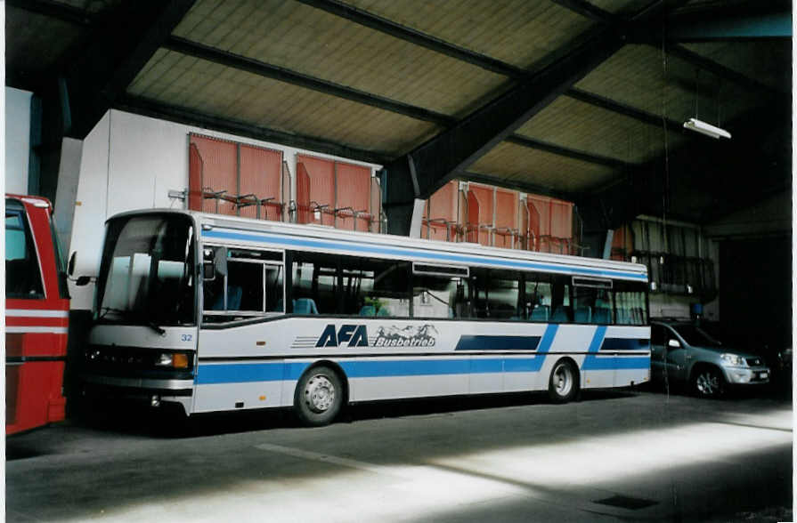 (088'310) - AFA Adelboden - Nr. 32 - Setra (ex Nr. 14; ex Nr. 4; ex AAGI Interlaken Nr. 32) am 30. Juli 2006 im Autobahnhof Adelboden