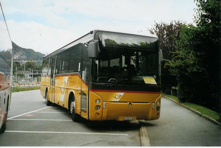 (088'836) - TPC Aigle - VS 206'173 - Renault am 7. August 2006 beim Bahnhof Aigle