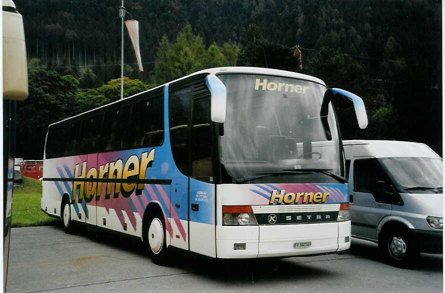 (089'435) - Horner, Tafers - Nr. 9/FR 300'509 - Setra am 3. September 2006 in Interlaken, Flugplatz