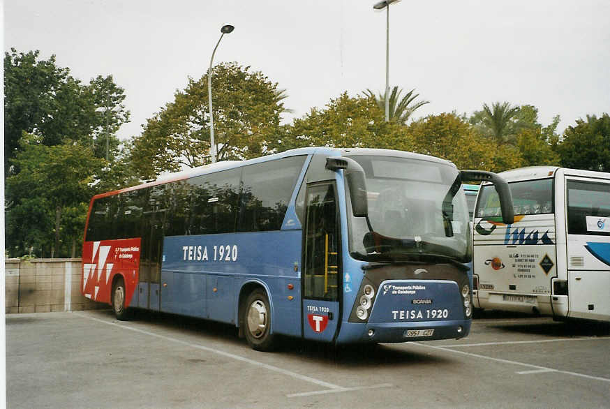 (090'117) - TPC Catalunya - 0951 CZT - Scania/Hispano am 9. Oktober 2006 beim Bahnhof Girona